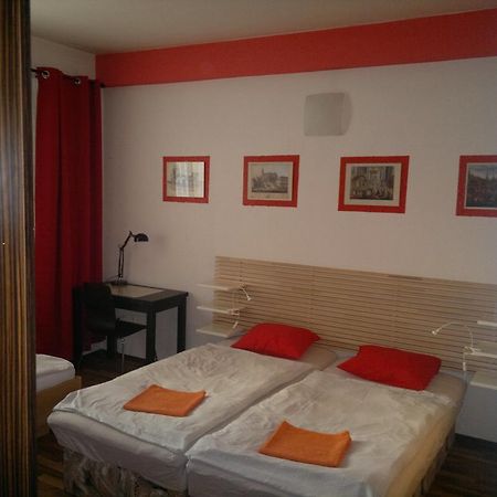 Red Apartment Bratislava Rum bild