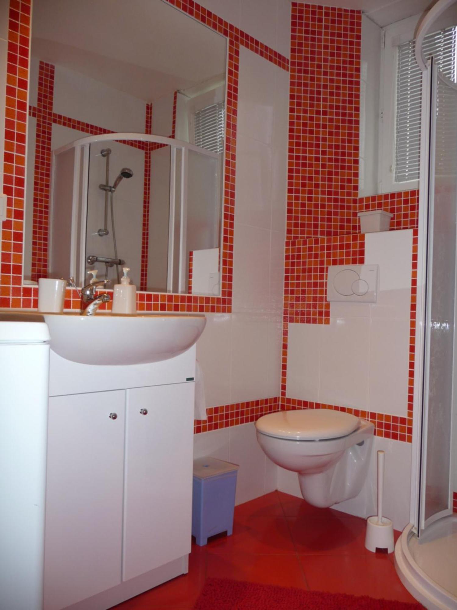 Red Apartment Bratislava Exteriör bild